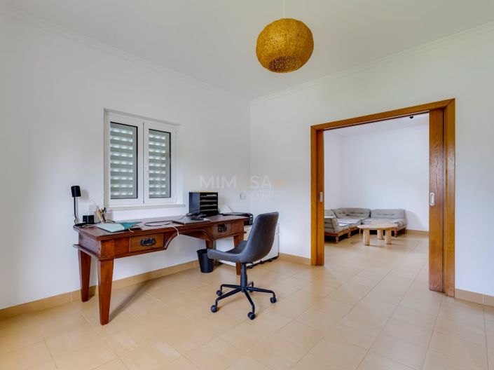 Image No.24-4 Bed House for sale