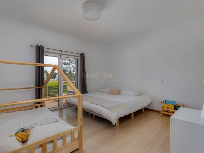 Image No.32-4 Bed House for sale