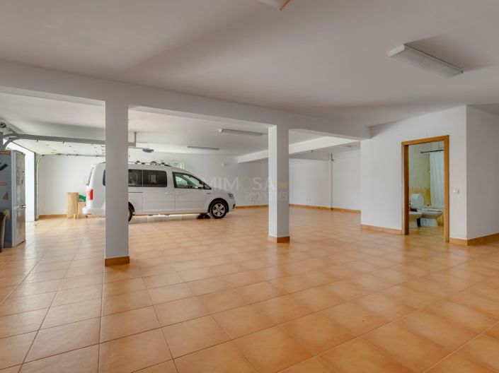 Image No.42-4 Bed House for sale