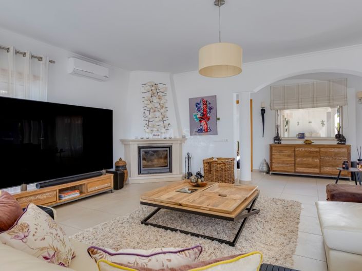 Image No.25-5 Bed House for sale