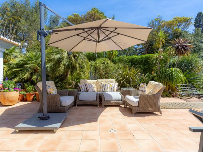 Image No.8-5 Bed House for sale
