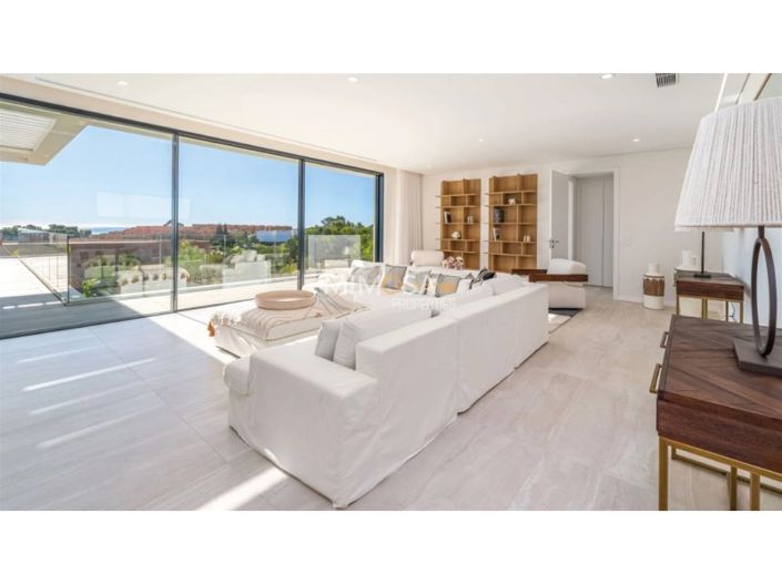 Image No.11-4 Bed House for sale