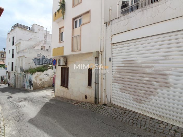 Image No.4-Commercial à vendre à Lagos