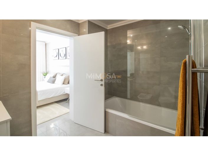 Image No.17-2 Bed House for sale