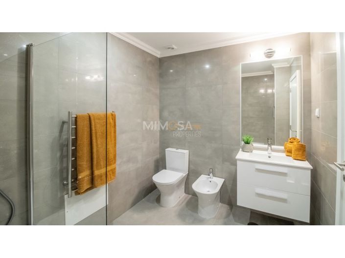 Image No.18-2 Bed House for sale