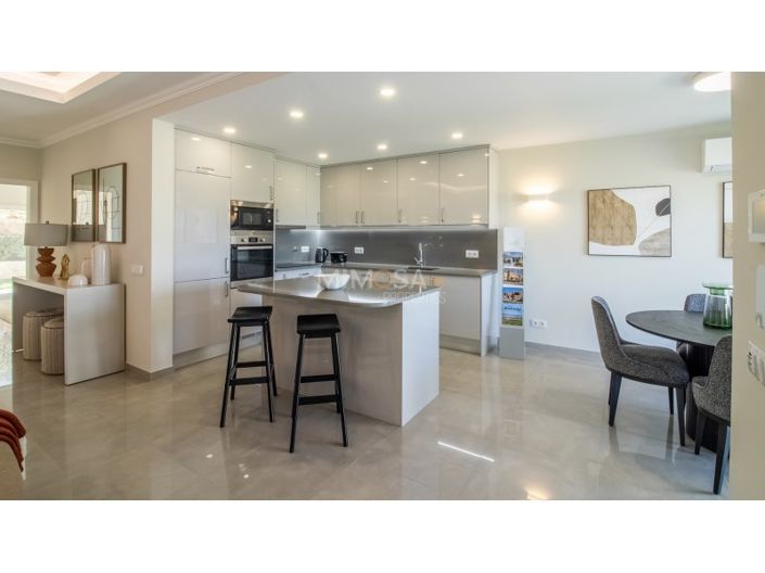 Image No.8-2 Bed House for sale