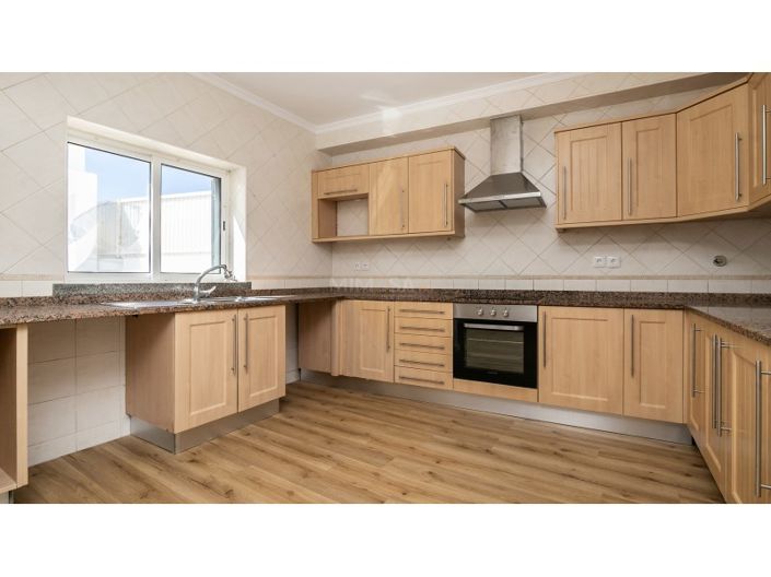 Image No.13-4 Bed House for sale