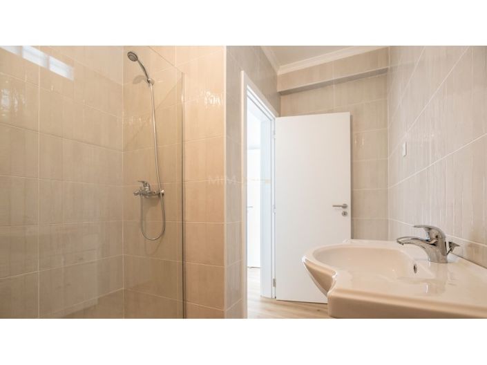 Image No.19-4 Bed House for sale