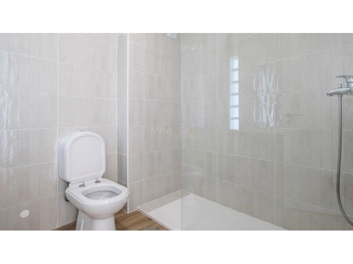 Image No.20-4 Bed House for sale