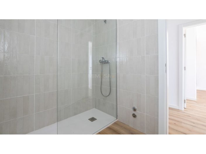 Image No.21-4 Bed House for sale