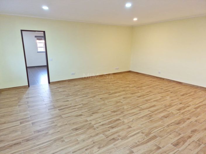 Image No.12-1 Bed House for sale