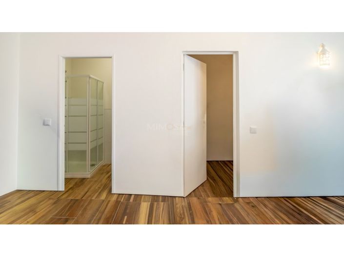 Image No.25-2 Bed House for sale