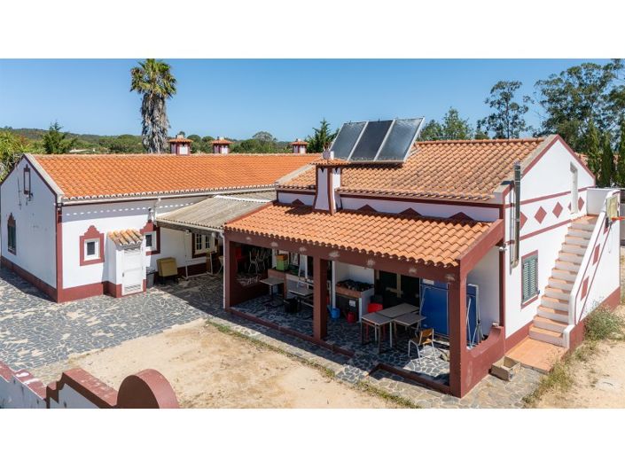 Image No.14-7 Bed Farmhouse for sale
