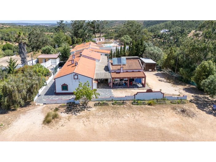 Image No.19-7 Bed Farmhouse for sale