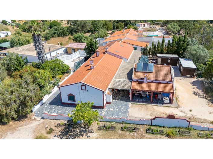 Image No.3-7 Bed Farmhouse for sale