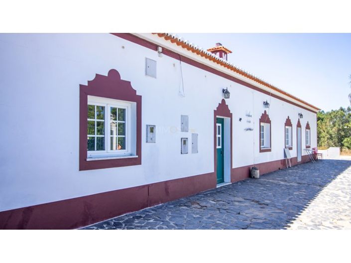 Image No.7-7 Bed Farmhouse for sale