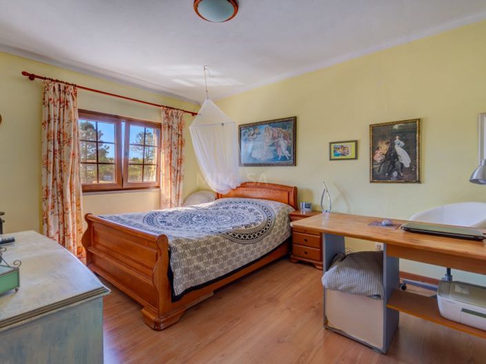 Image No.18-3 Bed House for sale