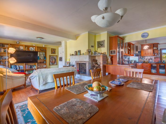 Image No.8-3 Bed House for sale