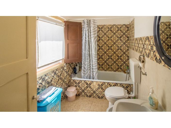 Image No.10-2 Bed House for sale