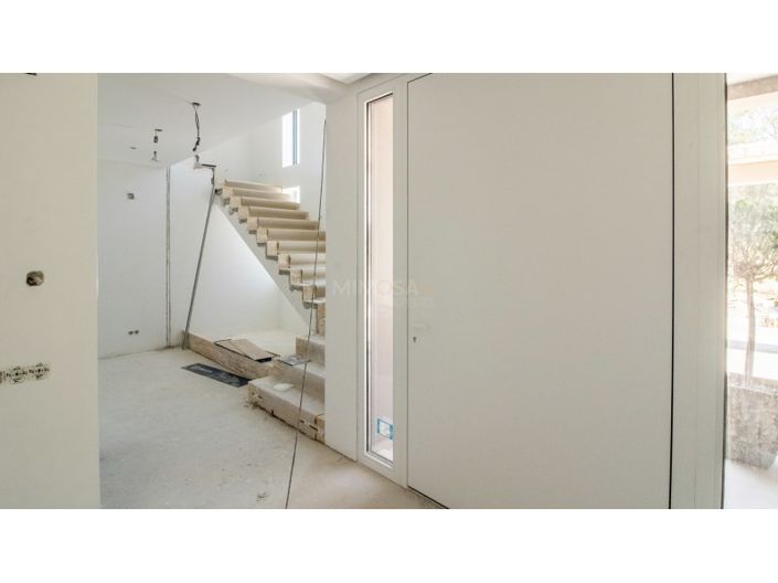 Image No.11-4 Bed House for sale