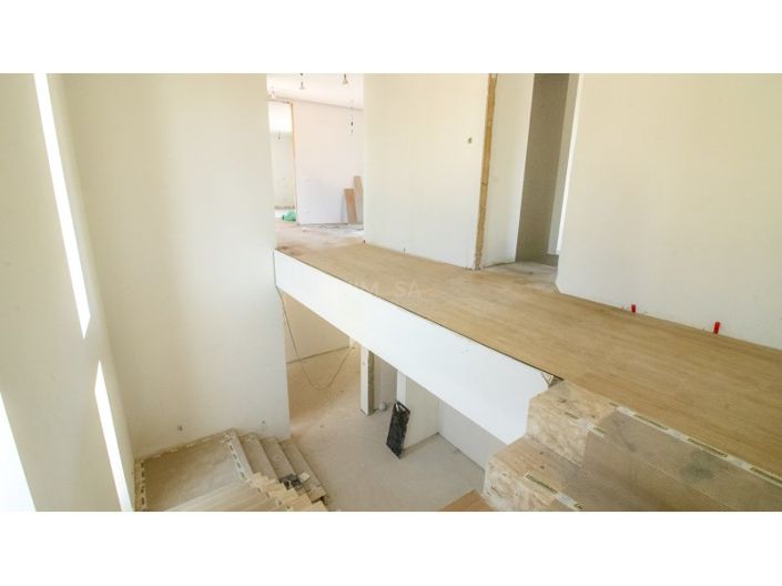 Image No.16-4 Bed House for sale