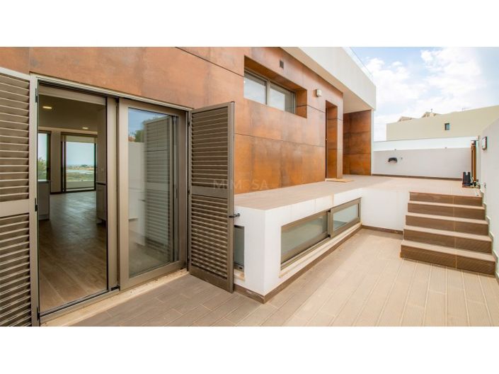 Image No.10-3 Bed House for sale
