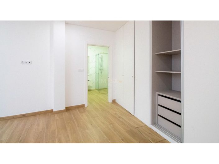 Image No.13-3 Bed House for sale