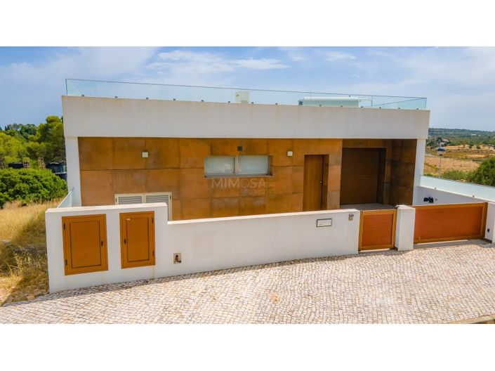 Image No.20-3 Bed House for sale