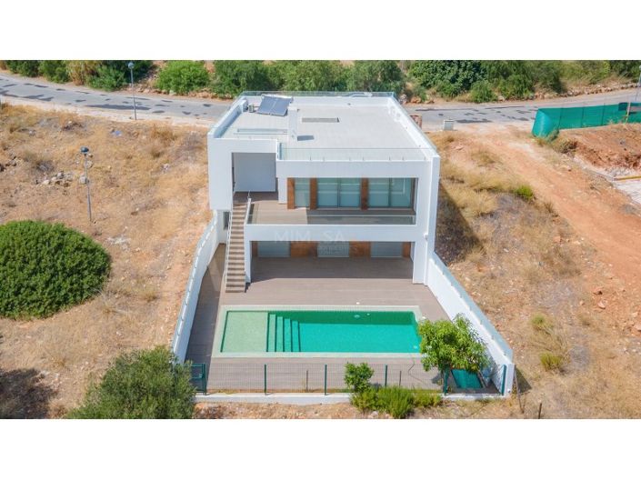 Image No.26-3 Bed House for sale