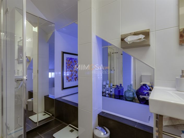 Image No.17-2 Bed House for sale