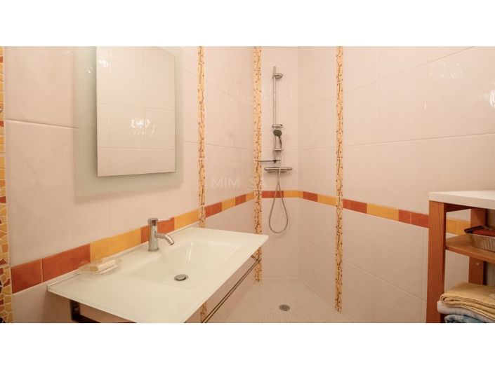Image No.16-3 Bed House for sale