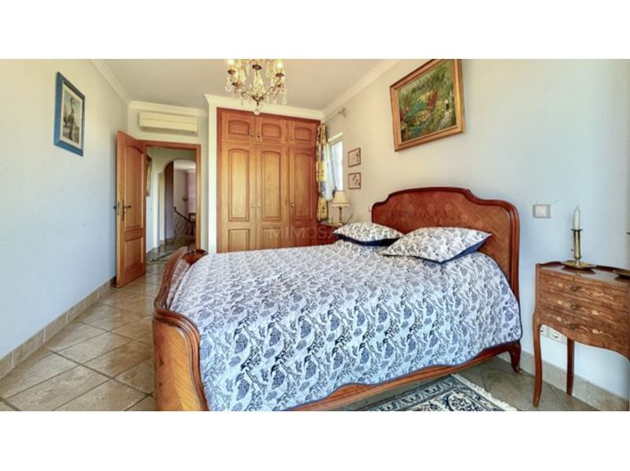 Image No.18-3 Bed House for sale