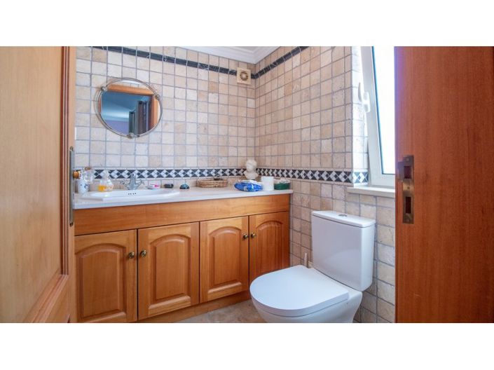 Image No.19-3 Bed House for sale
