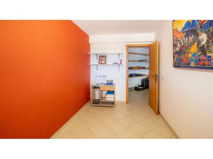 Image No.31-3 Bed House for sale