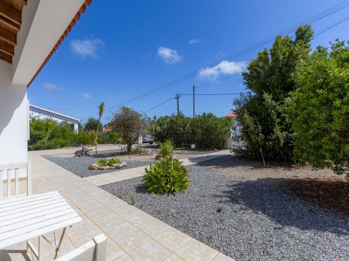 Image No.10-3 Bed House for sale