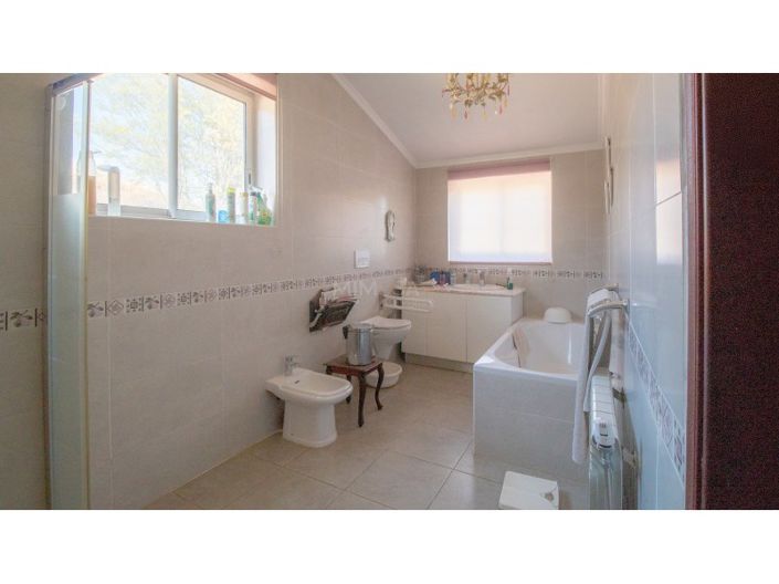Image No.14-3 Bed House for sale