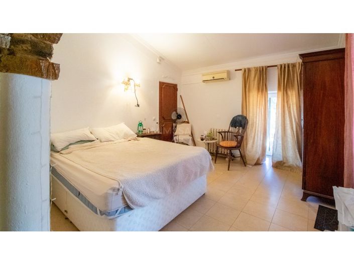 Image No.19-3 Bed House for sale