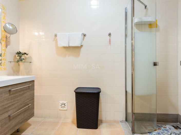 Image No.24-3 Bed House for sale