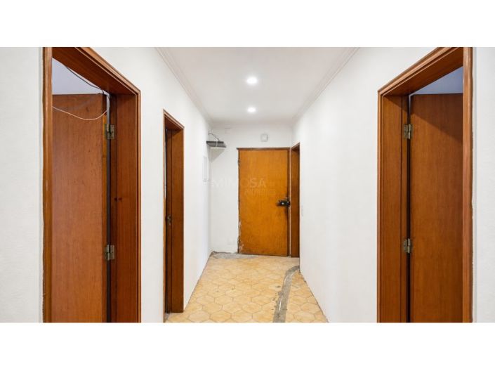 Image No.20-2 Bed Apartment for sale