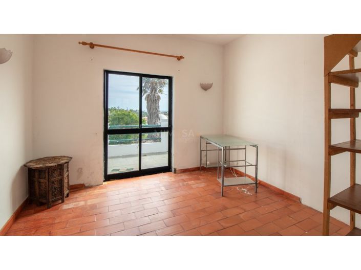 Image No.16-4 Bed House for sale