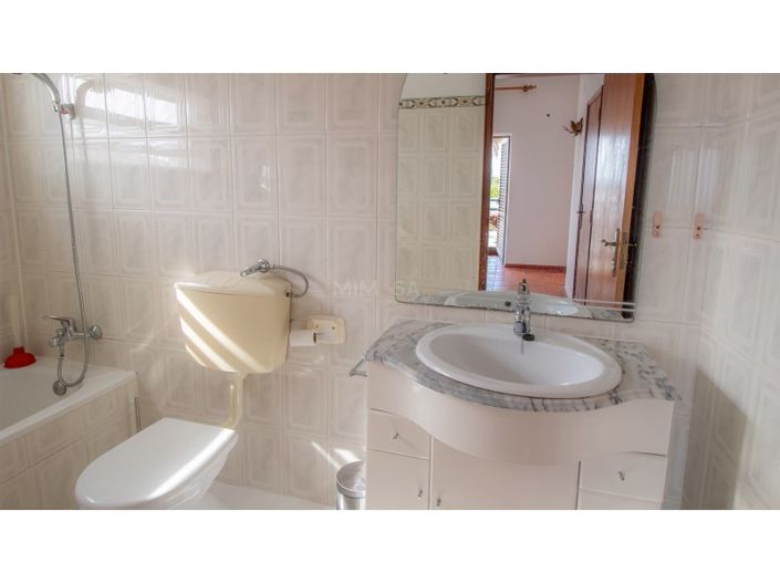 Image No.20-4 Bed House for sale