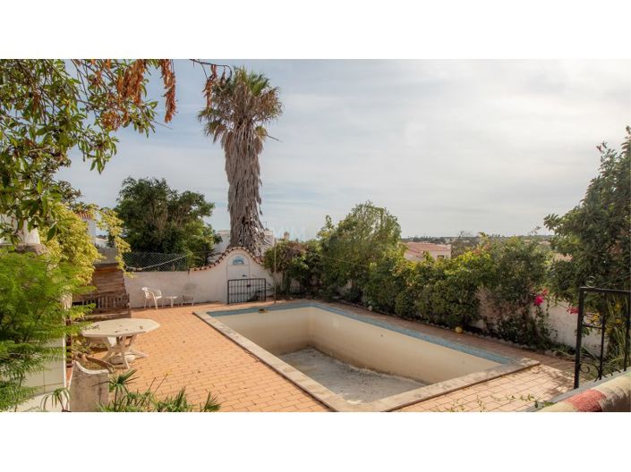Image No.7-4 Bed House for sale