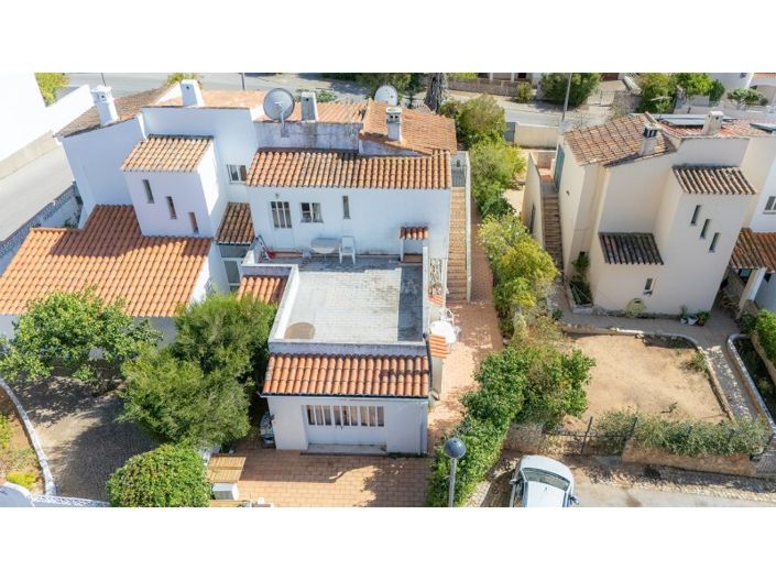 Image No.30-4 Bed House for sale