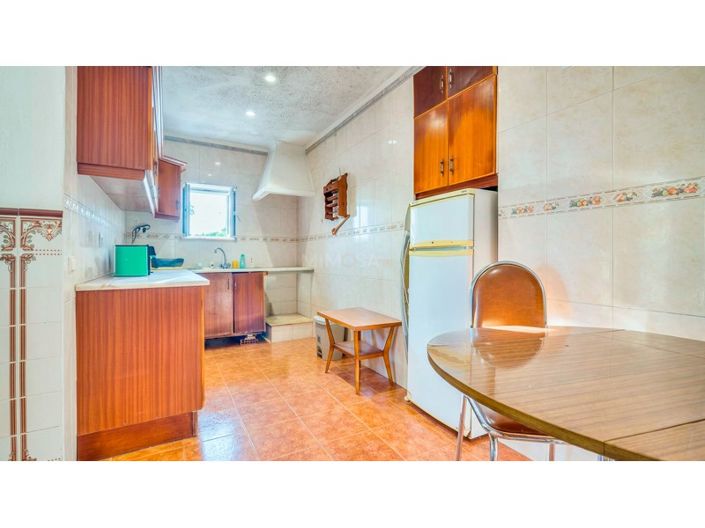 Image No.17-5 Bed House for sale
