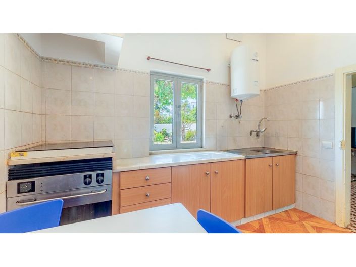 Image No.18-5 Bed House for sale