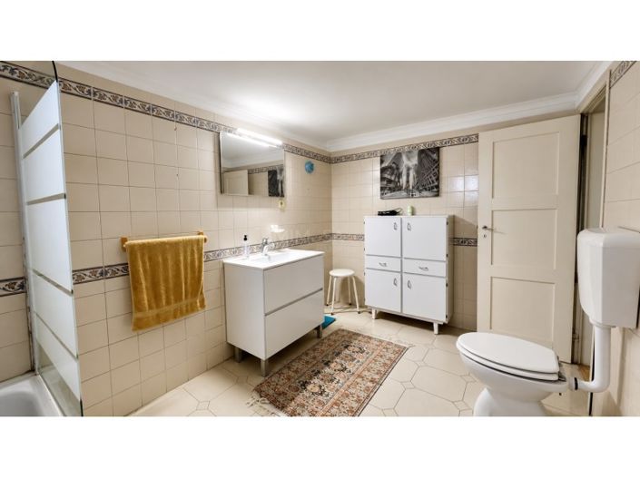 Image No.19-5 Bed House for sale
