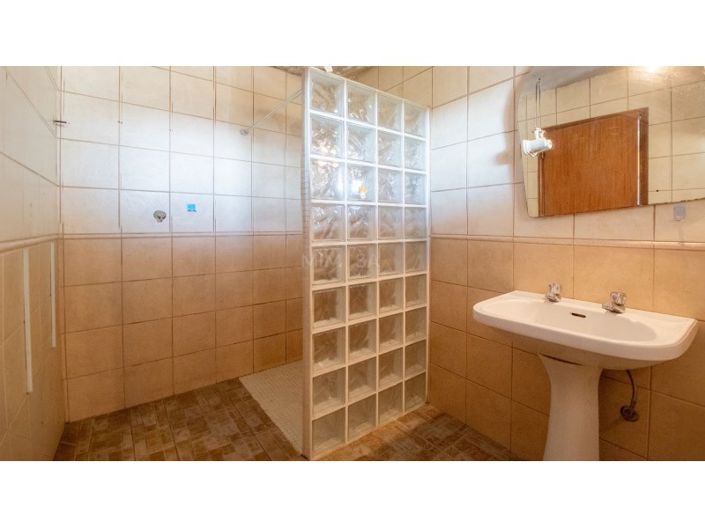 Image No.20-2 Bed House for sale