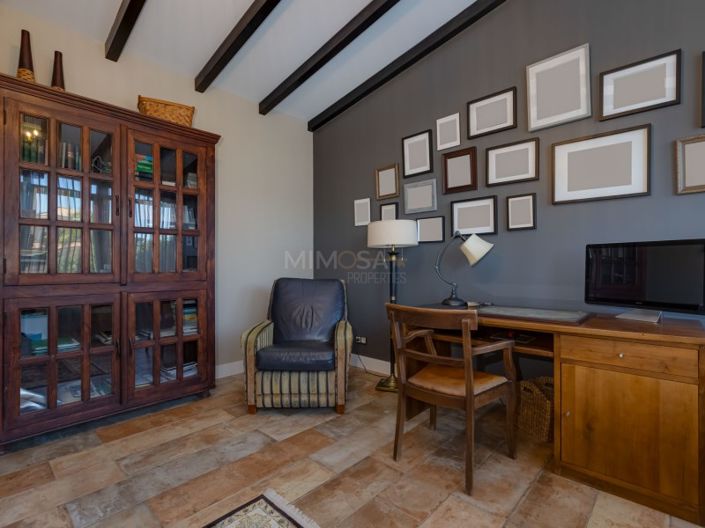 Image No.10-5 Bed House for sale