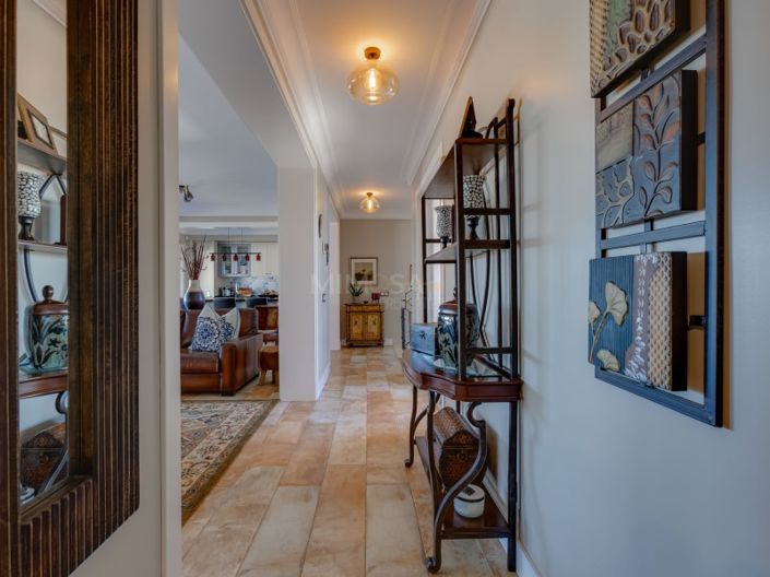 Image No.17-5 Bed House for sale