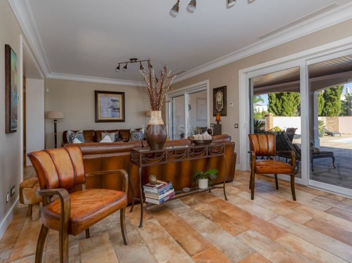 Image No.20-5 Bed House for sale